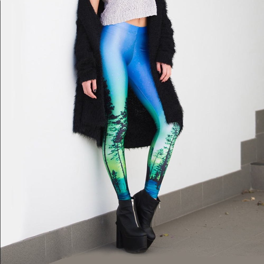 Blackmilk Aurora Skye leggings
